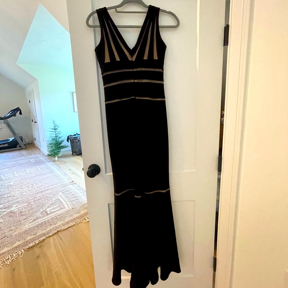 Cache Size 4 Black Dress